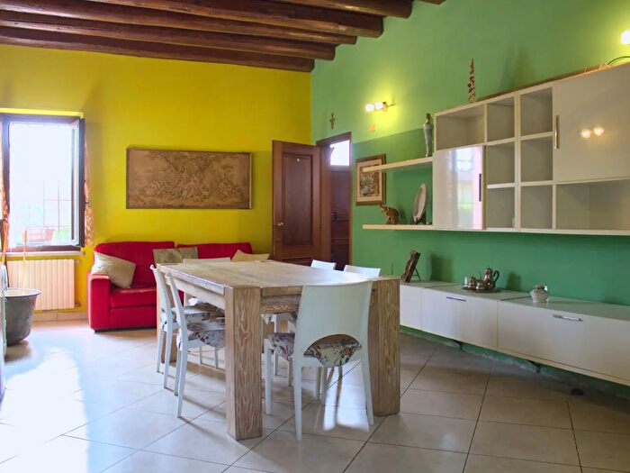 Casa con 7 locali in vendita in Via Montenero, Roverbella