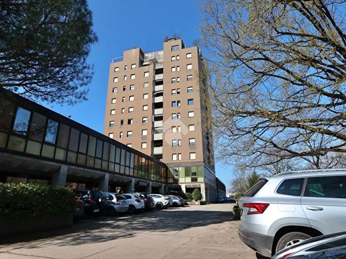 Appartamento trilocale in vendita in Via Brigata Reggio, Reggio Emilia