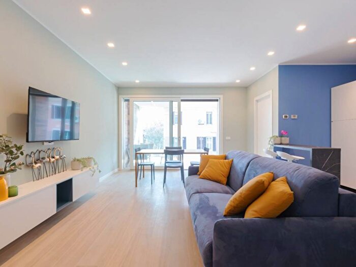 Appartamento bilocale in affitto in Via Montevideo, Solari, Milano