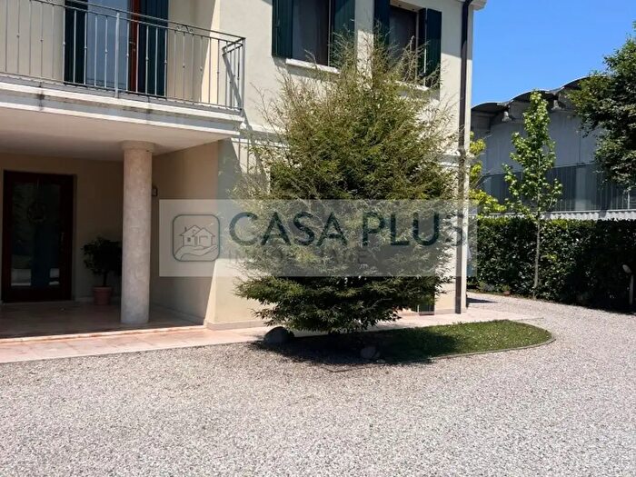 Casa trilocale in vendita in Via Brega, Tezze Sul Brenta