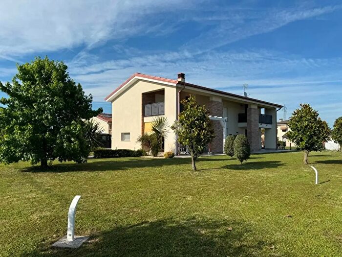 Casa con 5 locali in vendita in Via Don Luigi Sturzo, Pianiga
