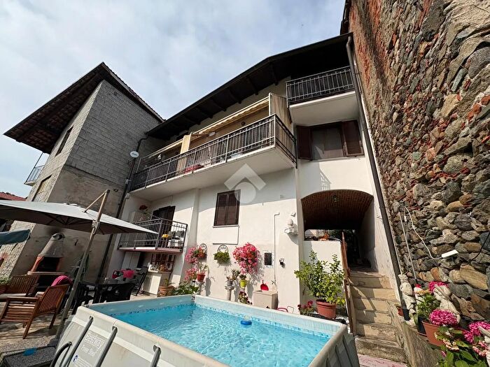 Casa con 5 locali in vendita in Via Tiburzio, San Martino Canavese