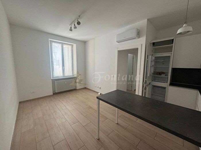 Appartamento trilocale in affitto in Corso Vercelli, Vercelli Wagner, Milano