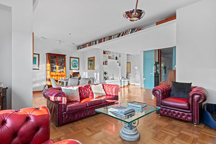 Appartamento con 5 locali in affitto in Via Campodimele, Roma