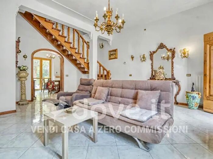 Casa quadrilocale in vendita in Via Risorgimento, Campi Bisenzio