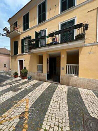 Appartamento con 6 locali in vendita in Piazza Santa Maria, Frosinone