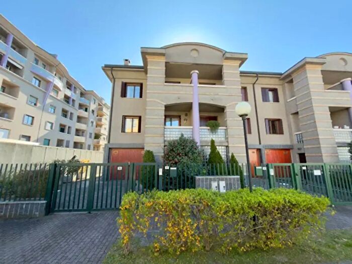 Casa con 5 locali in vendita in Via Rina Musso, Novara