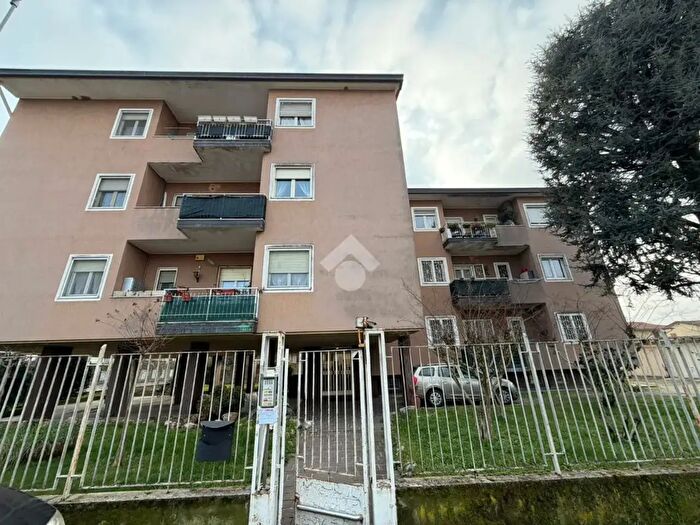 Appartamento trilocale in vendita in Via De Gasperi, Casorate Primo