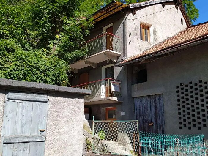 Casa quadrilocale in vendita in Loc Champlong, Chatillon