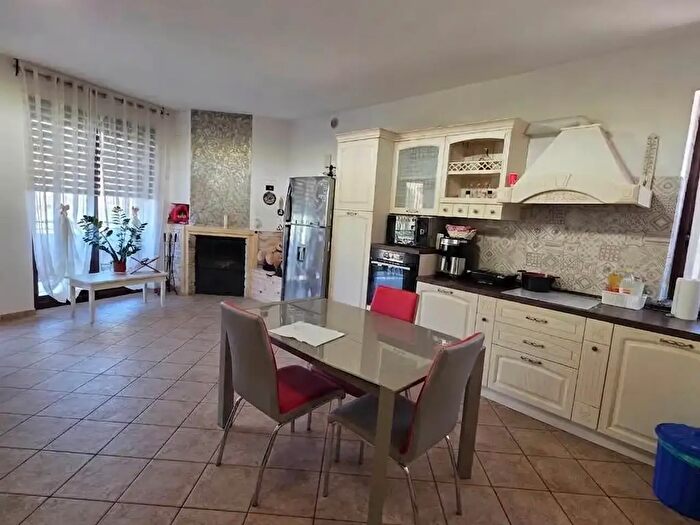 Appartamento con 5 locali in vendita in Via Meucci, Trecastelli
