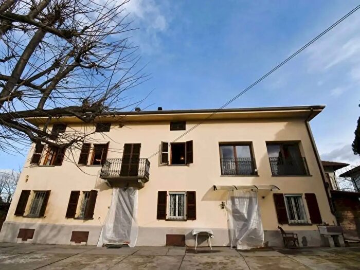 Casa con 12 locali in vendita in Via Bosino, Montegrosso DAsti