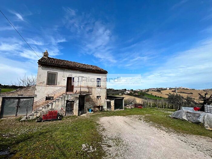 Casa trilocale in vendita in Monte Urano