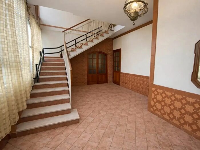 Casa con 9 locali in vendita in Via Nino Bixio, Trino