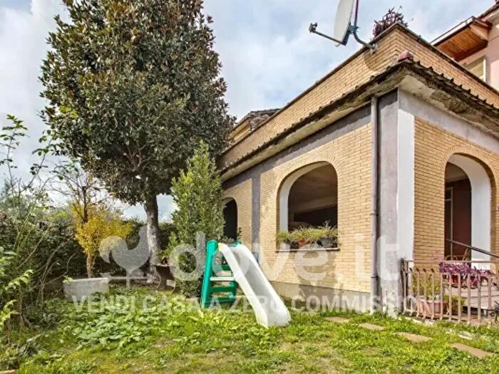 Casa con 5 locali in vendita in Via Cavoni, Frosinone