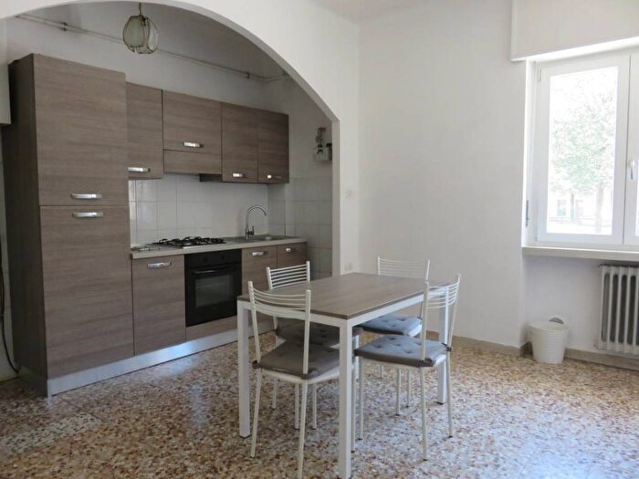 Appartamento quadrilocale in affitto in Via Giovacchino Bellezza, Zona Fiera, Verona