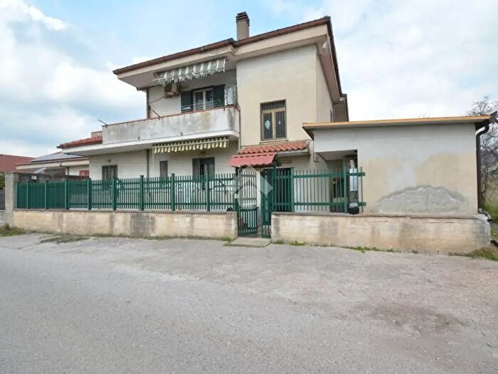 Appartamento quadrilocale in vendita in Via Trebula, Capua