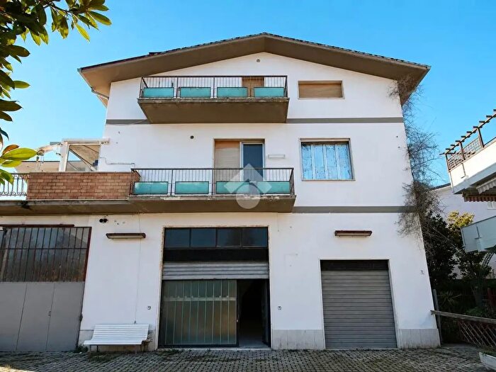 Appartamento quadrilocale in vendita in Via Sabotino, Giulianova