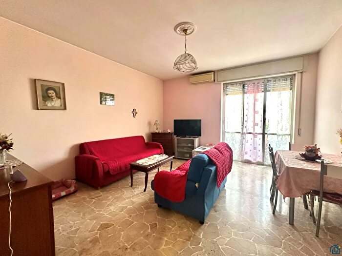 Appartamento trilocale in vendita in Via Bernini, Castano Primo