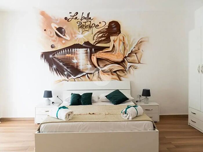 Appartamento trilocale in vendita in Via Foggia, Napoli