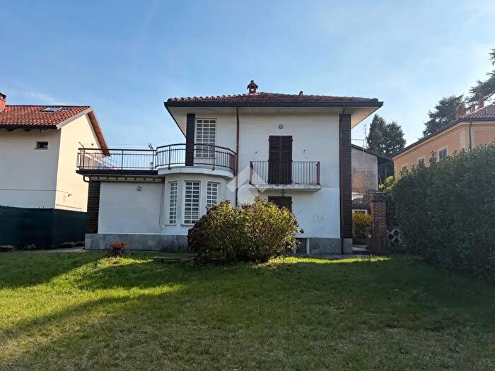 Casa con 6 locali in vendita in Via Sclarandi, Sangano