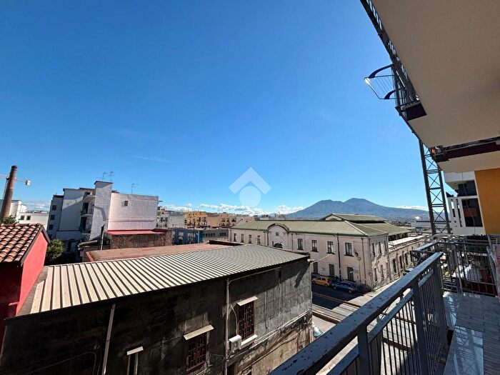 Appartamento bilocale in vendita in Via della Stadera, Napoli