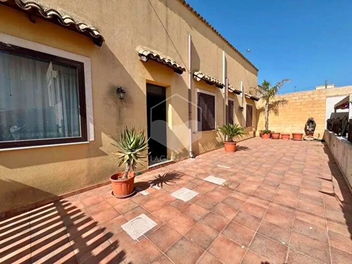 Casa quadrilocale in vendita in Cda Ciavolo, Marsala