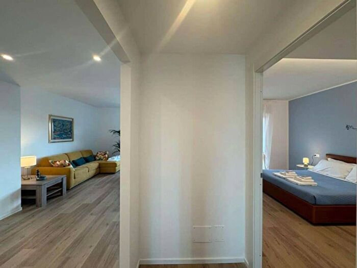 Appartamento trilocale in affitto in Via Giuseppe Ravizza, Marconi, Roma