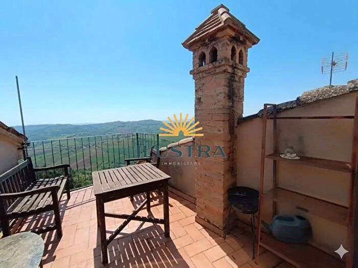 Appartamento trilocale in vendita in Via Umberto I, Montedinove
