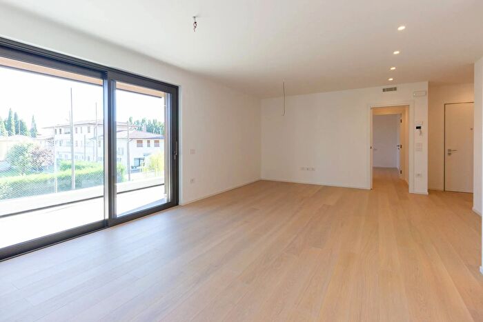 Appartamento con 5 locali in vendita in C Monteverdi, Sacile