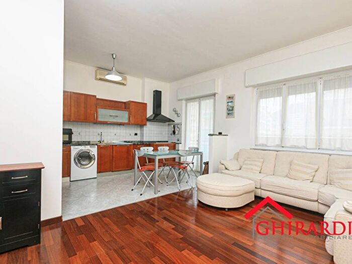 Appartamento trilocale in affitto in Via Chiaravagna, Sestri Ponente, Genova