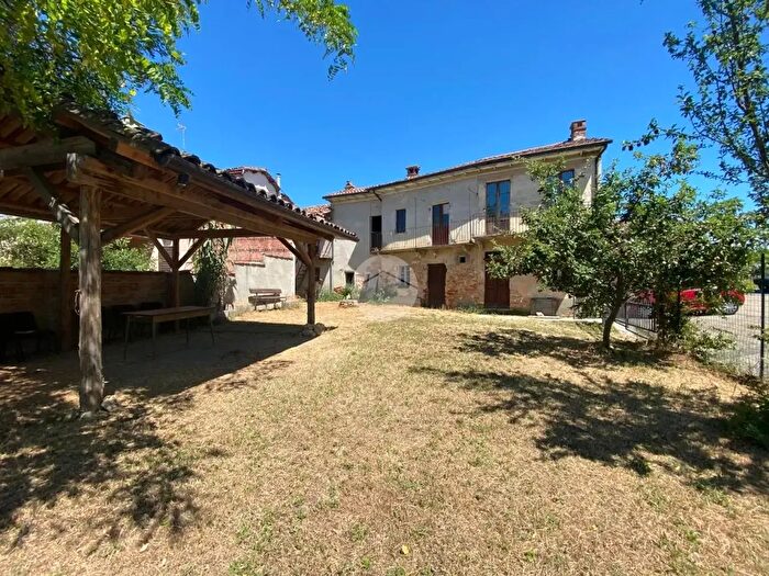 Casa con 5 locali in vendita in Via Vittorio Emanuele II, Calliano
