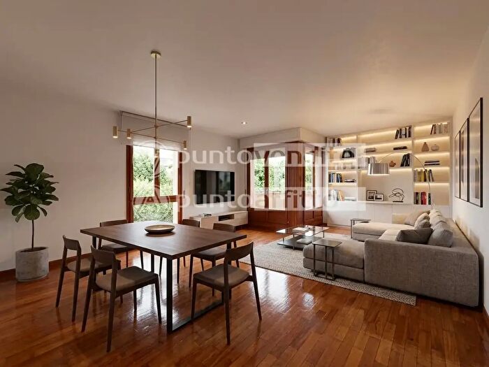Appartamento con 5 locali in vendita in Borgo Giannotti, Lucca
