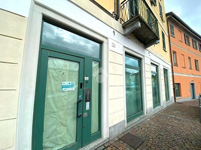 Appartamento con 5 locali in vendita in Via a Diaz, Alzate Brianza