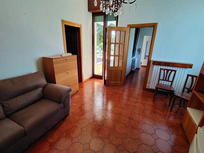Appartamento bilocale in affitto in Via Gorizia, Centro, Biassono