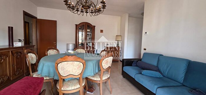 Appartamento quadrilocale in vendita in Via Alberto Mario, Vicenza
