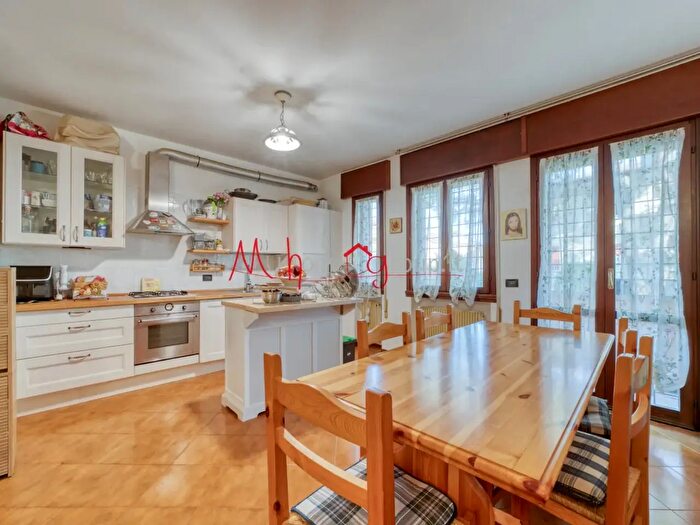 Appartamento quadrilocale in vendita in Via Venezia, Rubano