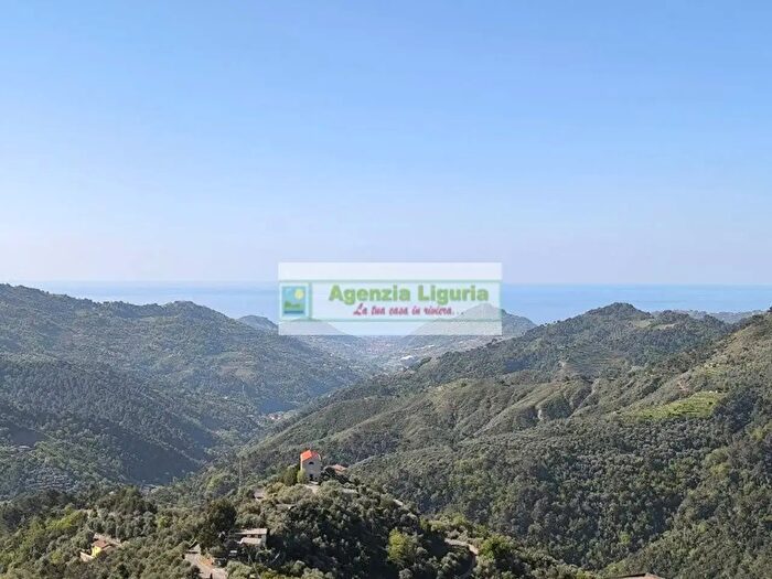 Appartamento con 6 locali in vendita in Vicolo Monea, Perinaldo