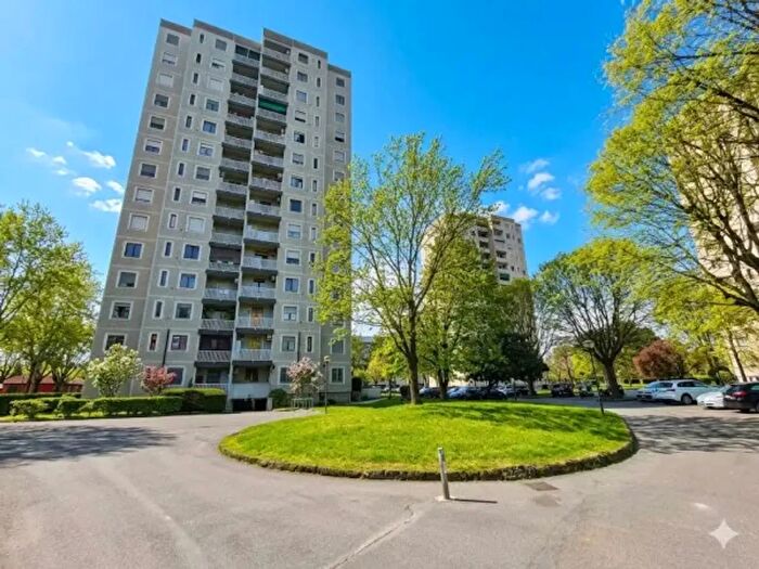 Appartamento trilocale in vendita in Via Mario Borsa, Milano