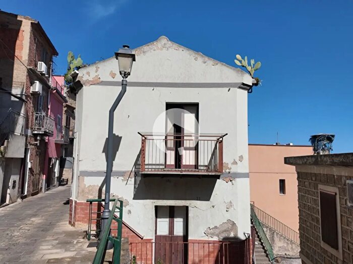 Casa trilocale in vendita in Via Archimede, Reitano