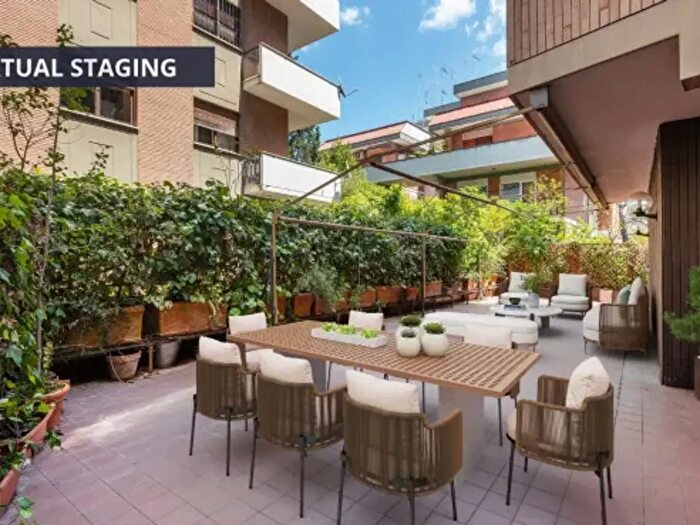 Appartamento con 5 locali in vendita in Via Madesimo, Roma