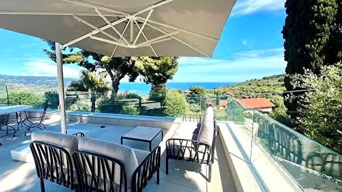 Casa con 5 locali in vendita in Diano Marina