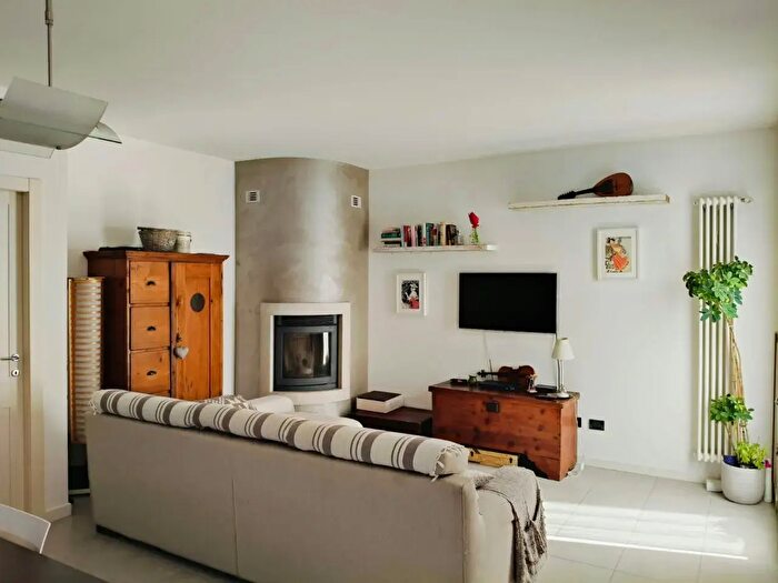 Casa con 6 locali in vendita in Via Generale Alfonso La Marmora, Rovolon