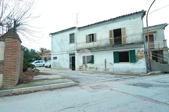Casa quadrilocale in vendita in Via Roma, Torrevecchia Teatina