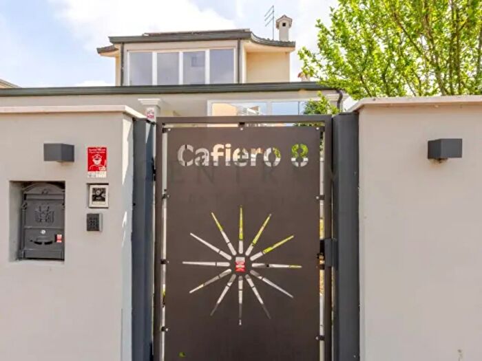 Casa con 6 locali in vendita in Via G Cafiero, Pieve Emanuele