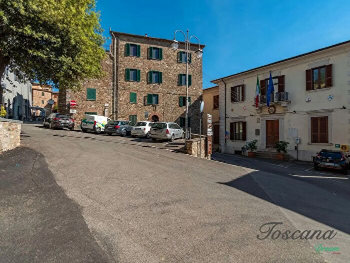 Appartamento trilocale in vendita in Piazza Garibaldi, Campagnatico