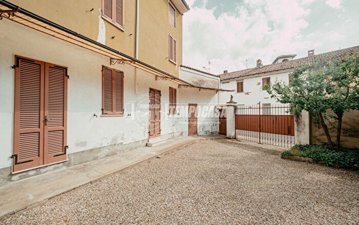 Casa con 6 locali in vendita in Via Giuseppe Verdi, Breme