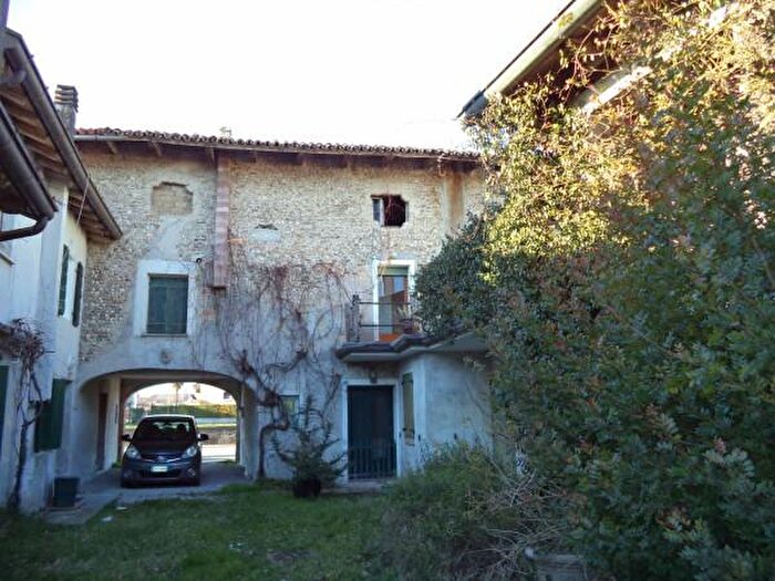 Casa con 6 locali in vendita in Varmo