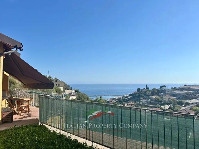 Casa quadrilocale in vendita in Sanremo