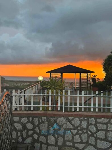 Casa quadrilocale in vendita in Pozzuoli