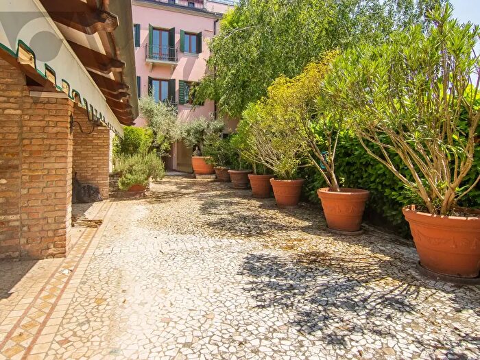 Casa con 8 locali in vendita in Padova